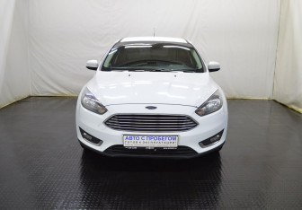Подержанный автомобиль Ford Focus Hatchback 2017 года (2 фото)