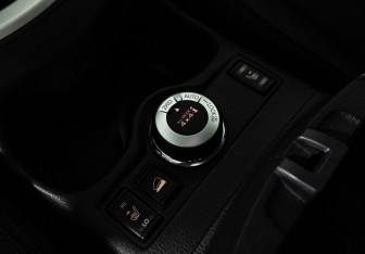 Подержанный автомобиль Nissan X-Trail 2017 года (15 фото)