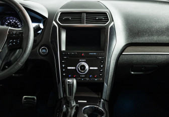 Подержанный автомобиль Ford Explorer 2019 года (14 фото)