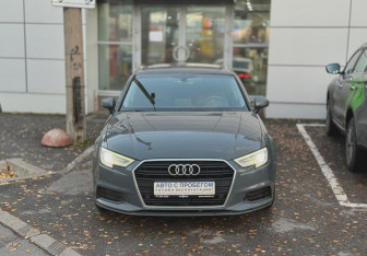 Подержанный автомобиль Audi A3 Sedan 2019 года (2 фото)
