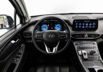 Подержанный автомобиль Hyundai Santa Fe 2021 года (15 фото)