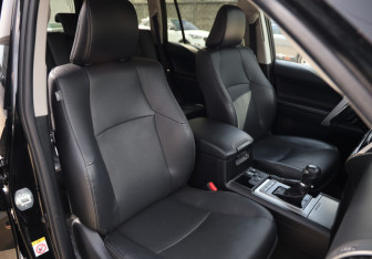 Подержанный автомобиль Toyota Land Cruiser Prado 2018 года (28 фото)