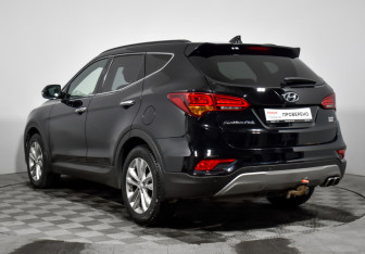 Подержанный автомобиль Hyundai Santa Fe 2017 года (7 фото)