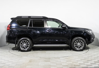 Подержанный автомобиль Toyota Land Cruiser Prado 2018 года (4 фото)