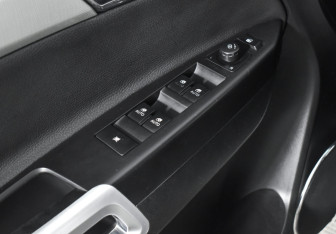 Подержанный автомобиль Opel Antara 2012 года (9 фото)