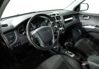 Подержанный автомобиль Kia Sportage 2008 года (11 фото)