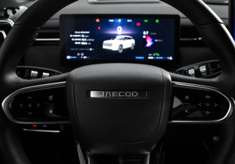 Подержанный автомобиль Jaecoo J7 2024 года (18 фото)