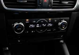 Подержанный автомобиль Mazda CX-5 2017 года (15 фото)