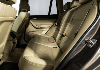 Подержанный автомобиль BMW X3 2012 года (10 фото)