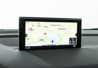 Подержанный автомобиль Audi Q7 2015 года (16 фото)