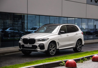 Подержанный автомобиль BMW X5 2019 года (4 фото)