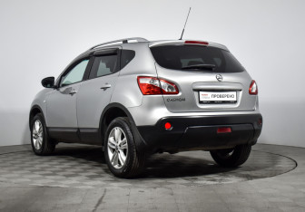 Подержанный автомобиль Nissan Qashqai 2010 года (7 фото)