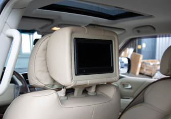 Подержанный автомобиль Infiniti QX80 2015 года (11 фото)