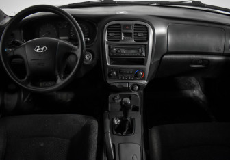 Подержанный автомобиль Hyundai Sonata 2008 года (14 фото)