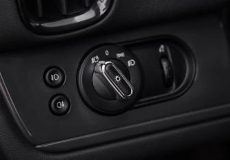 Подержанный автомобиль MINI Countryman 2017 года (25 фото)