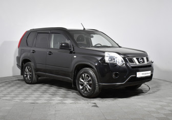 Подержанный автомобиль Nissan X-Trail 2014 года (3 фото)