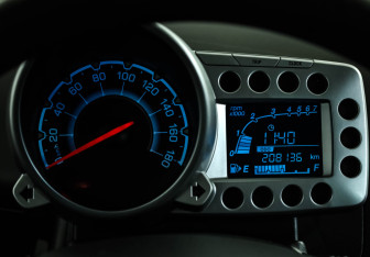 Подержанный автомобиль Chevrolet Spark 2012 года (10 фото)