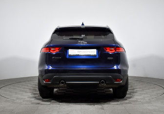 Подержанный автомобиль Jaguar F-Pace 2019 года (6 фото)