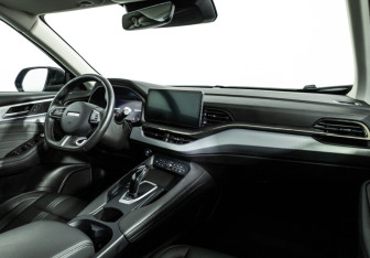 Подержанный автомобиль Haval F7 2023 года (9 фото)