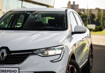 Подержанный автомобиль Renault Arkana 2019 года (2 фото)
