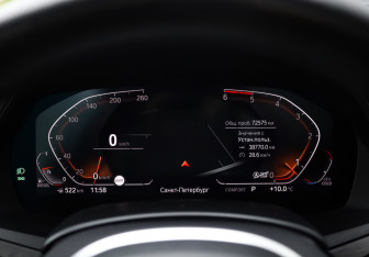 Подержанный автомобиль BMW X5 2019 года (16 фото)