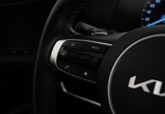Подержанный автомобиль Kia Sportage 2023 года (17 фото)