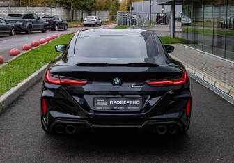Подержанный автомобиль BMW M8 Coupe 2023 года (8 фото)