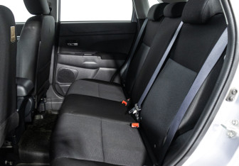 Подержанный автомобиль Mitsubishi ASX 2012 года (10 фото)