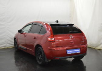 Подержанный автомобиль Citroen C4 Hatchback 2009 года (7 фото)