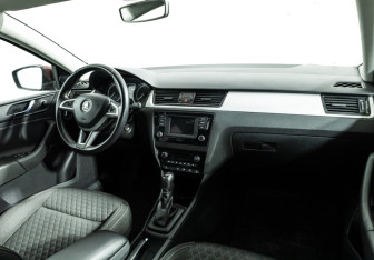 Подержанный автомобиль Skoda Rapid Liftback 2016 года (9 фото)