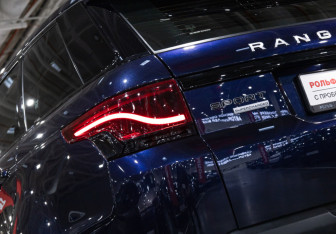 Подержанный автомобиль Land Rover Range Rover Sport 2016 года (10 фото)