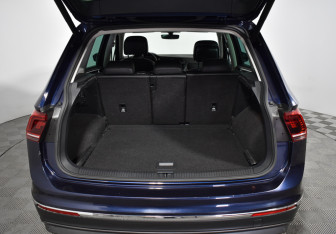 Подержанный автомобиль Volkswagen Tiguan 2017 года (20 фото)