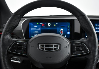 Подержанный автомобиль Geely Coolray 2024 года (16 фото)
