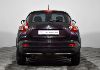 Подержанный автомобиль Nissan Juke 2013 года (6 фото)