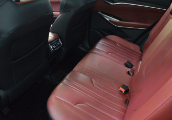 Подержанный автомобиль Changan CS75PLUS 2020 года (12 фото)