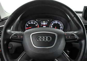 Подержанный автомобиль Audi Q3 2014 года (16 фото)