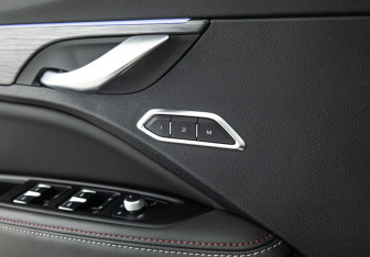 Подержанный автомобиль Geely Tugella 2022 года (16 фото)