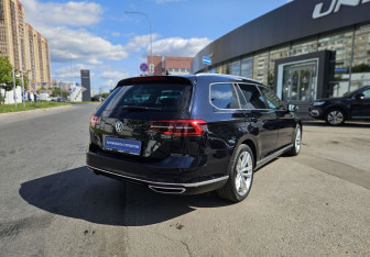 Подержанный автомобиль Volkswagen Passat Wagon 2019 года (4 фото)