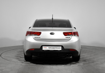 Подержанный автомобиль Kia Cerato Coupe 2011 года (6 фото)
