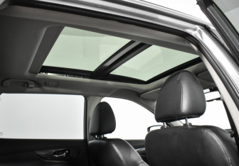 Подержанный автомобиль Nissan X-Trail 2015 года (20 фото)