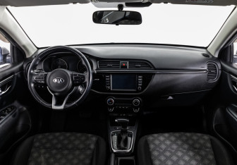 Подержанный автомобиль Kia Rio Hatchback 2018 года (10 фото)