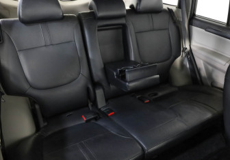 Подержанный автомобиль Mitsubishi Pajero Sport 2015 года (24 фото)