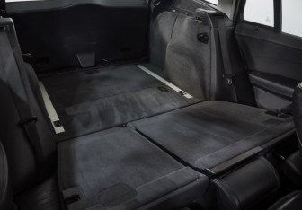 Подержанный автомобиль BMW X3 2010 года (24 фото)