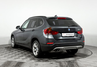 Подержанный автомобиль BMW X1 2013 года (7 фото)