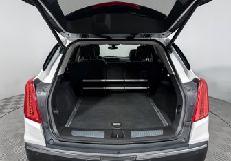 Подержанный автомобиль Cadillac XT5 2017 года (14 фото)