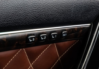 Подержанный автомобиль Toyota Land Cruiser Suv 2011 года (20 фото)