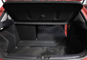 Подержанный автомобиль Kia Ceed Hatchback 2016 года (24 фото)