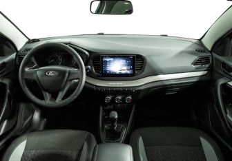 Подержанный автомобиль LADA (ВАЗ) Vesta Sedan 2023 года (13 фото)