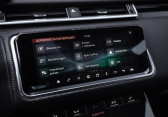 Подержанный автомобиль Land Rover Range Rover Velar 2017 года (21 фото)