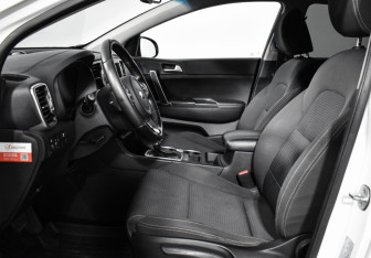 Подержанный автомобиль Kia Sportage 2018 года (10 фото)